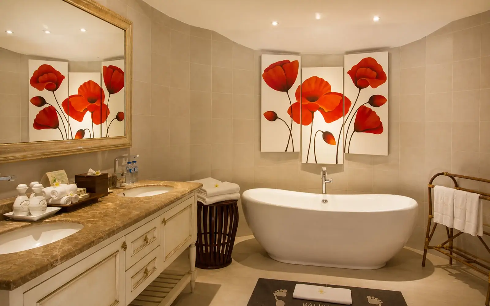 Sani villa bathroom with bathtub at Grand Balisani Suites Bali